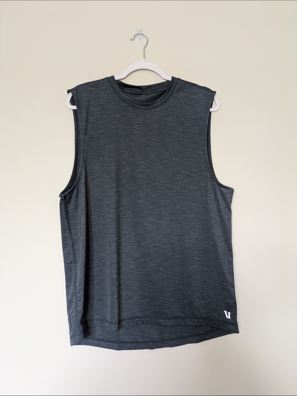 Vuori Men's Sleeveless Performance Tank Top - Sz L